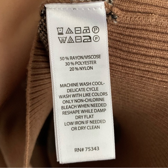 Max Studio brown and black plaid v-neck sweater size large - Picture 4 of 6